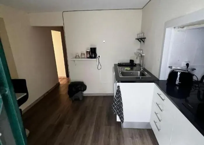 Great 1 Bedroom Duplex Retreat * 丰沙尔